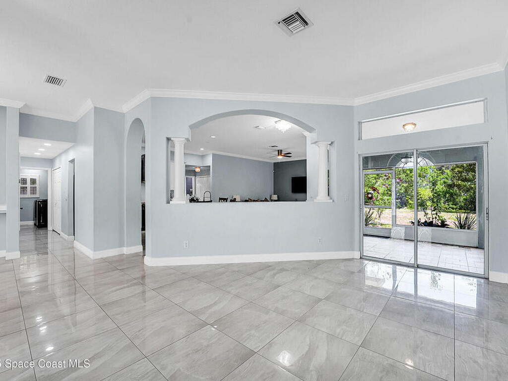 6107 NW Gause Avenue, Port St. Lucie, FL 34986