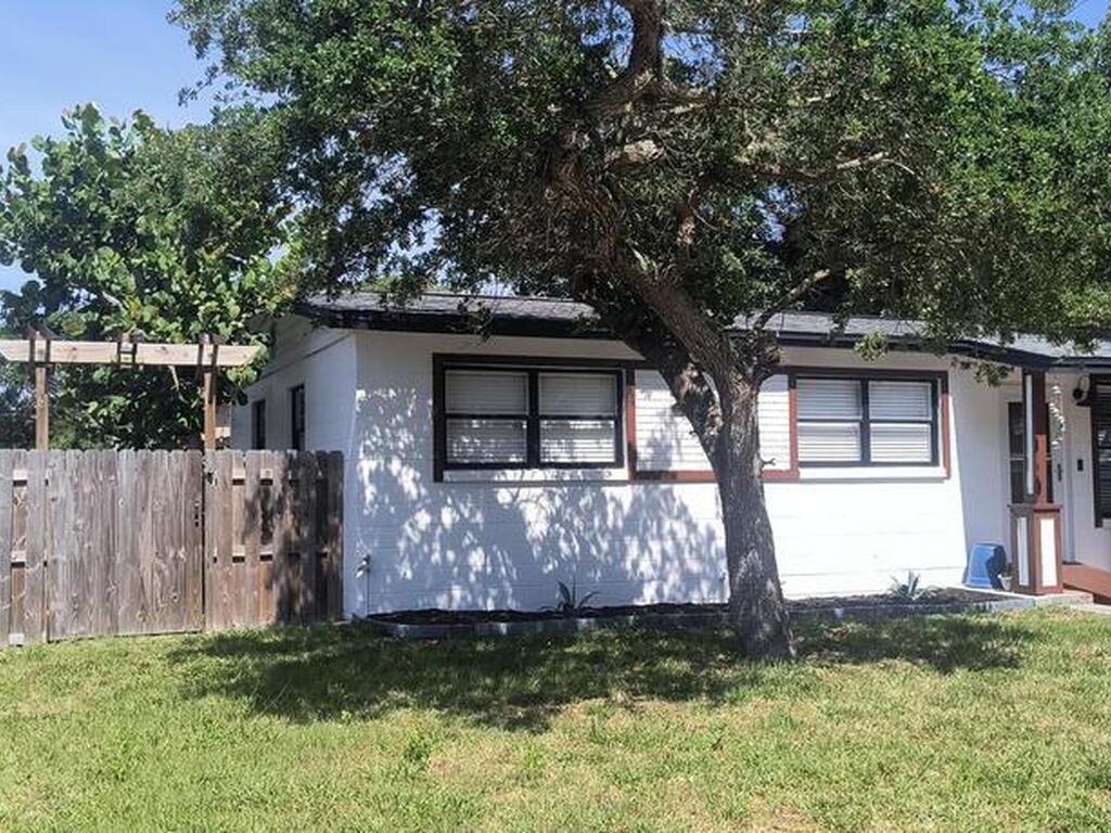 286 S Orlando Avenue, Cocoa Beach, FL 32931
