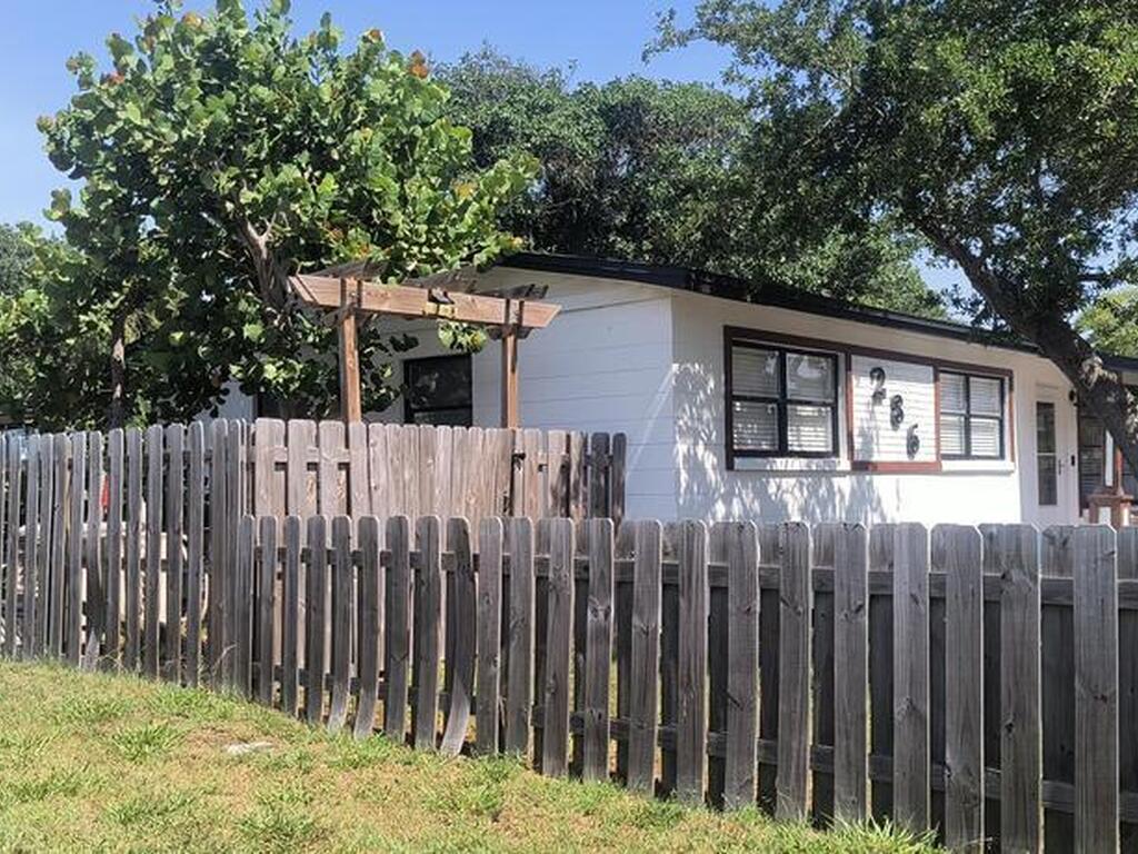 286 S Orlando Avenue, Cocoa Beach, FL 32931