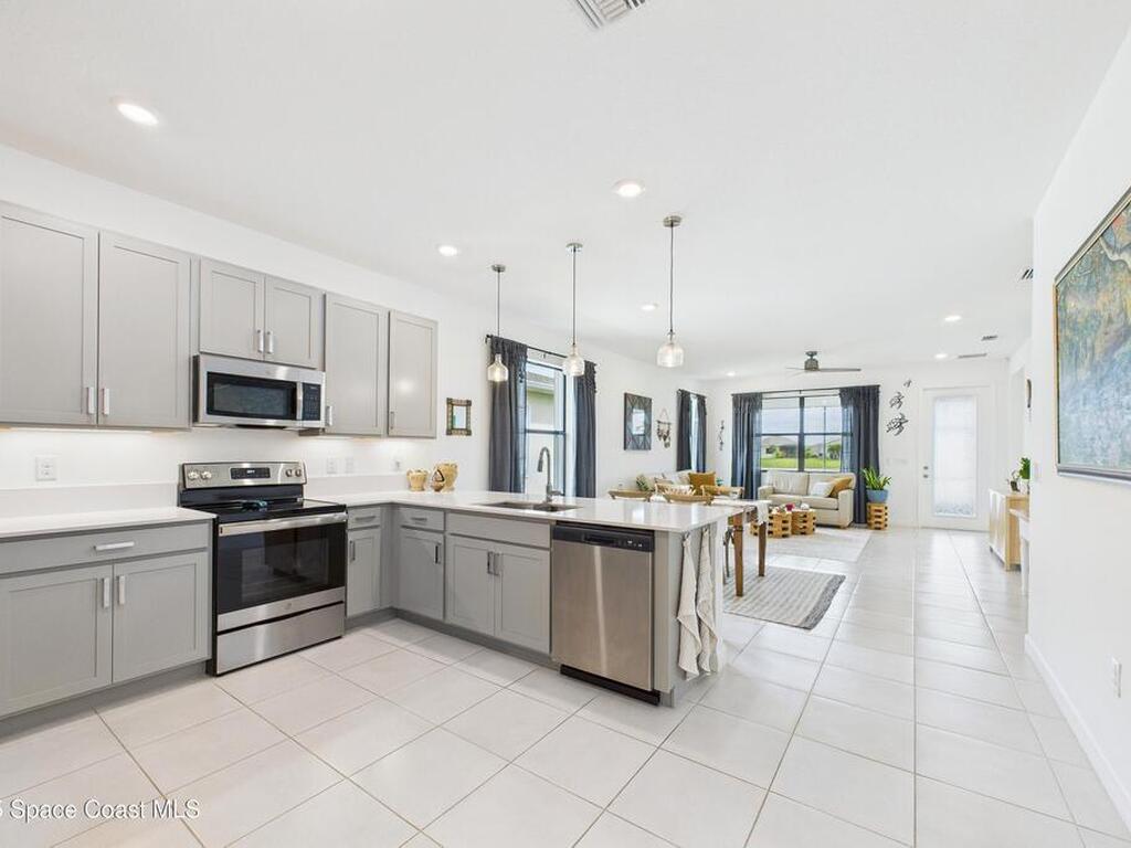 1563 Great Belt Circle, Melbourne, FL 32940