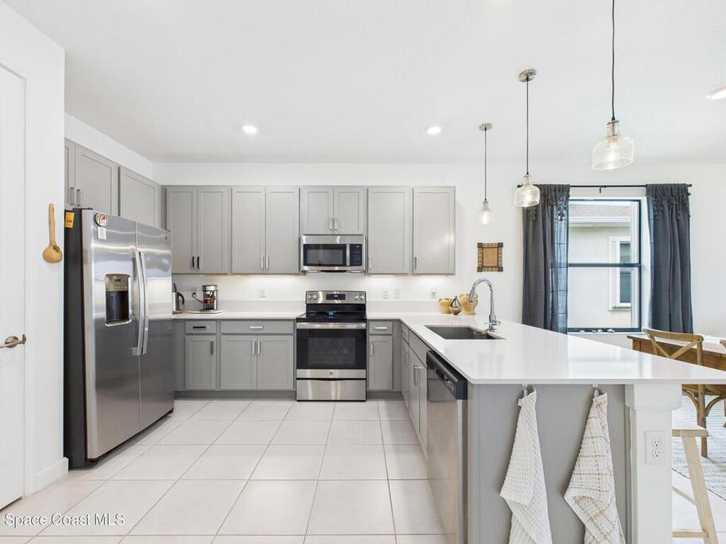 1563 Great Belt Circle, Melbourne, FL 32940