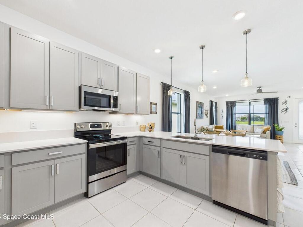 1563 Great Belt Circle, Melbourne, FL 32940