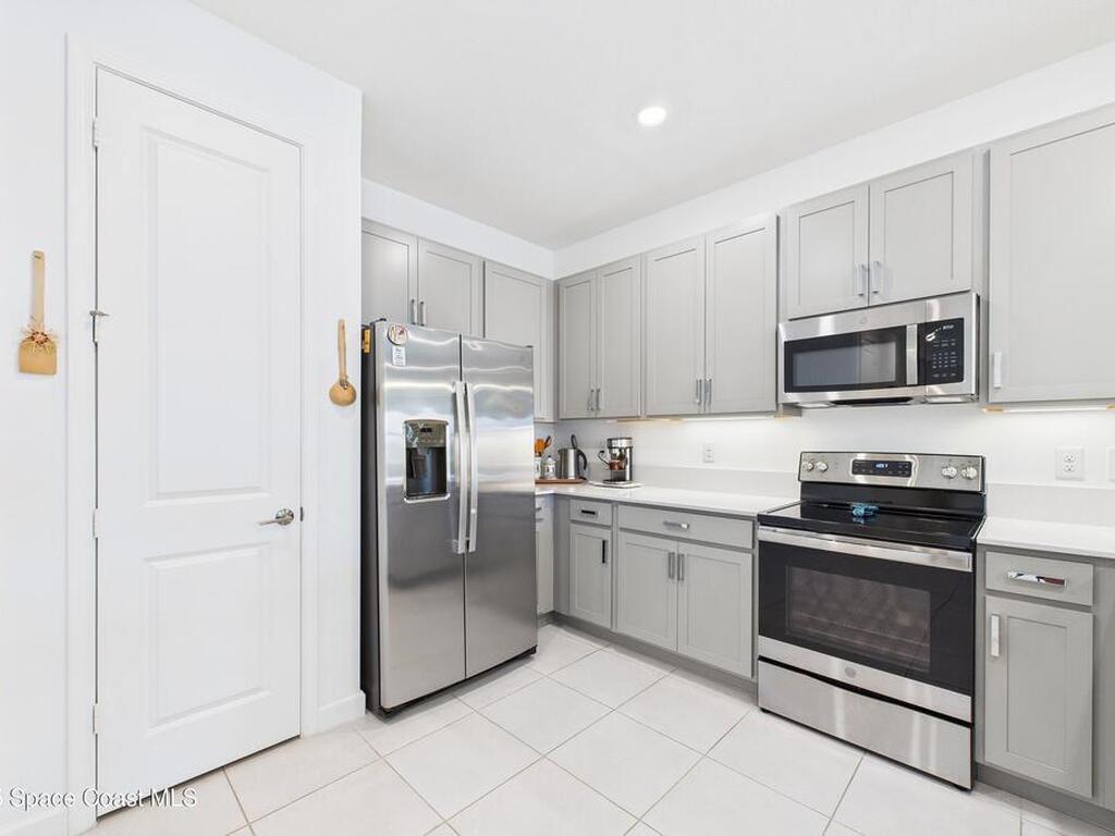 1563 Great Belt Circle, Melbourne, FL 32940