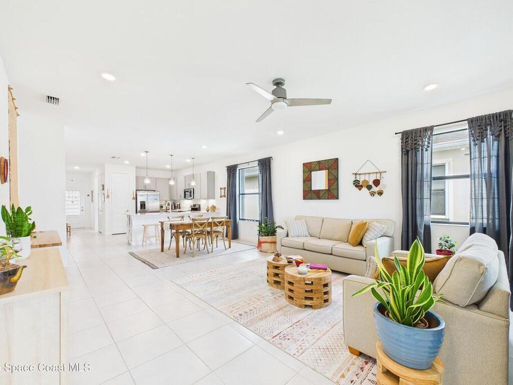 1563 Great Belt Circle, Melbourne, FL 32940