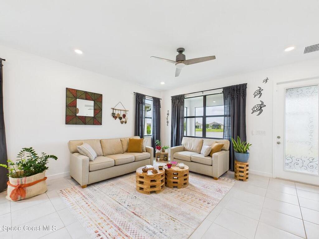 1563 Great Belt Circle, Melbourne, FL 32940