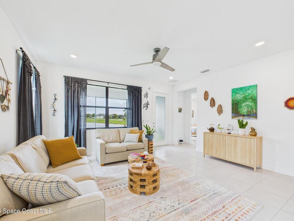 1563 Great Belt Circle, Melbourne, FL 32940