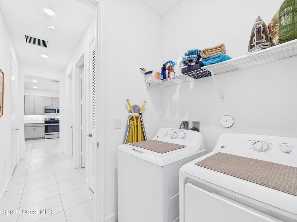 1563 Great Belt Circle, Melbourne, FL 32940