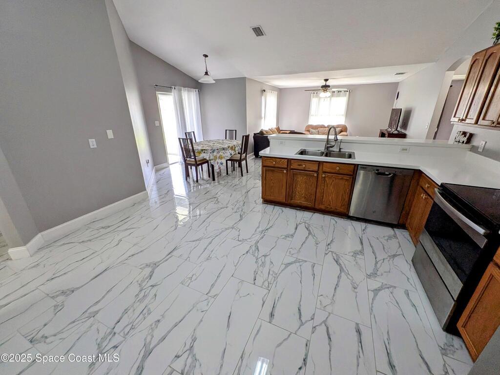 872 Ravenswood Street, Palm Bay, FL 32909