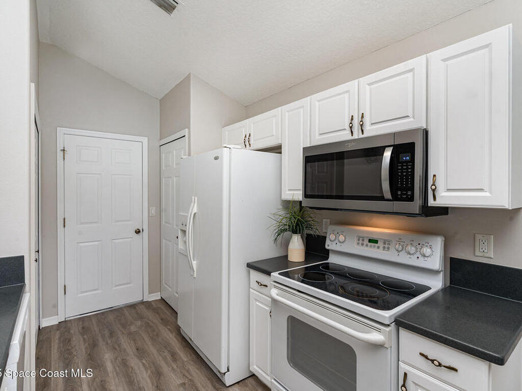 1102 Bainbury Lane, Melbourne, FL 32904