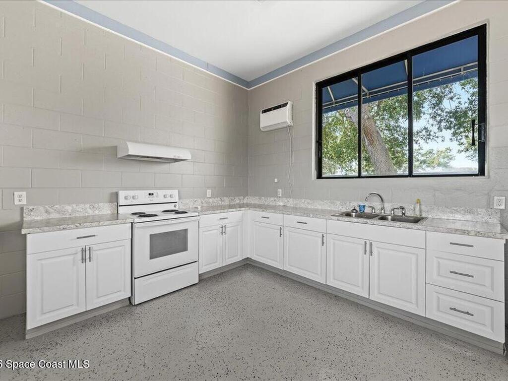 200 S Sykes Creek Parkway, Merritt Island, FL 32952