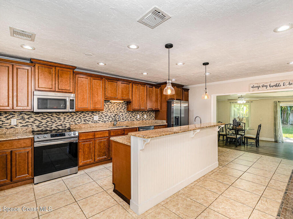 670 Oak Park Circle, Merritt Island, FL 32953