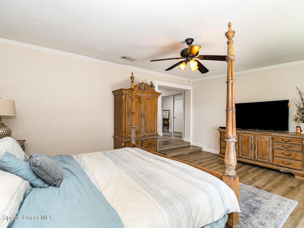 670 Oak Park Circle, Merritt Island, FL 32953