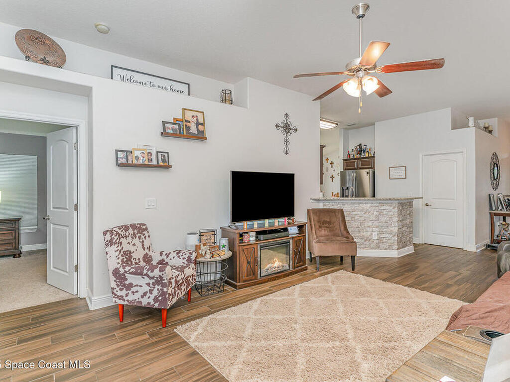 4318 Palladian Way, Melbourne, FL 32904