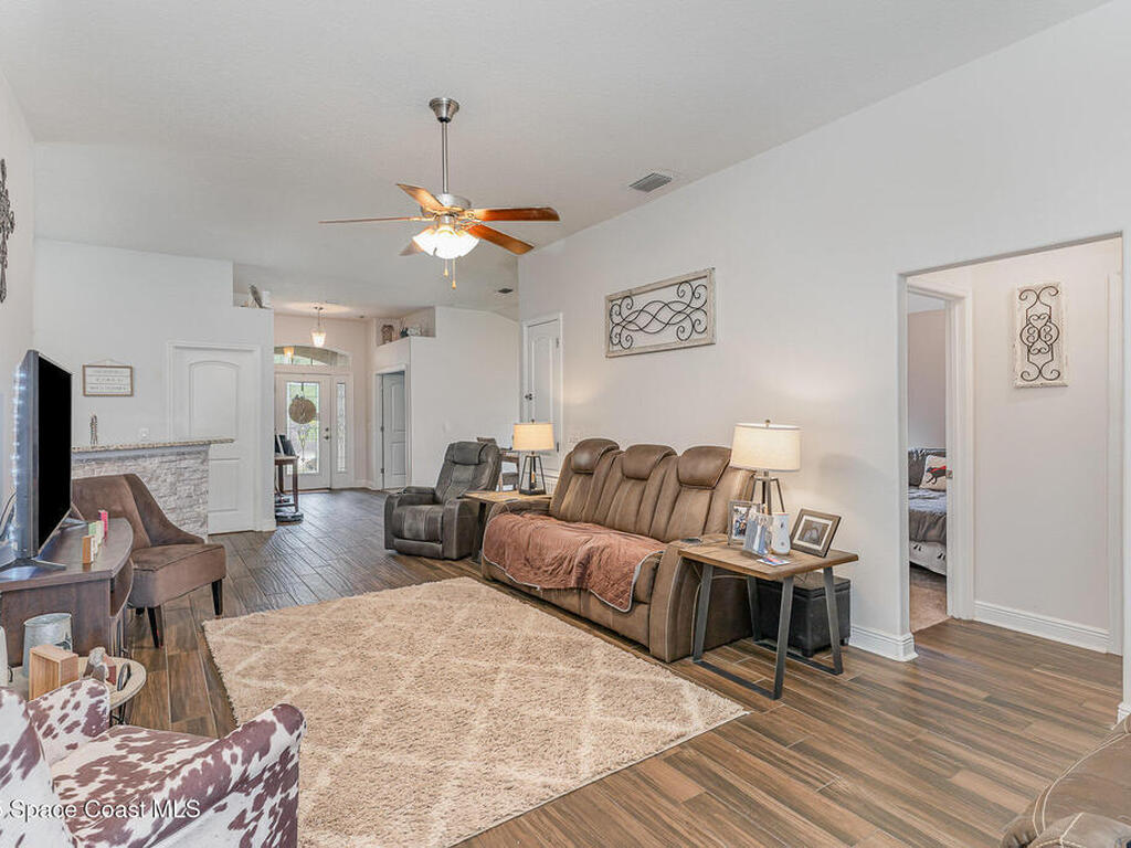 4318 Palladian Way, Melbourne, FL 32904