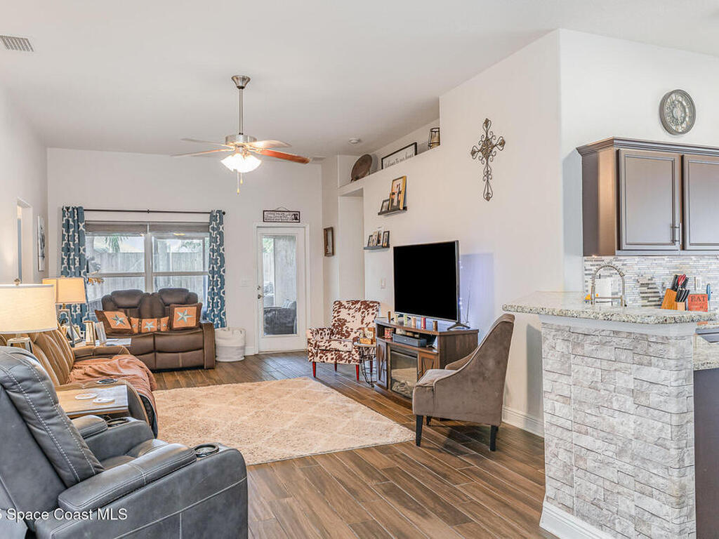 4318 Palladian Way, Melbourne, FL 32904