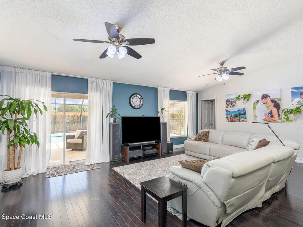 713 Del Mar Circle, Melbourne, FL 32904