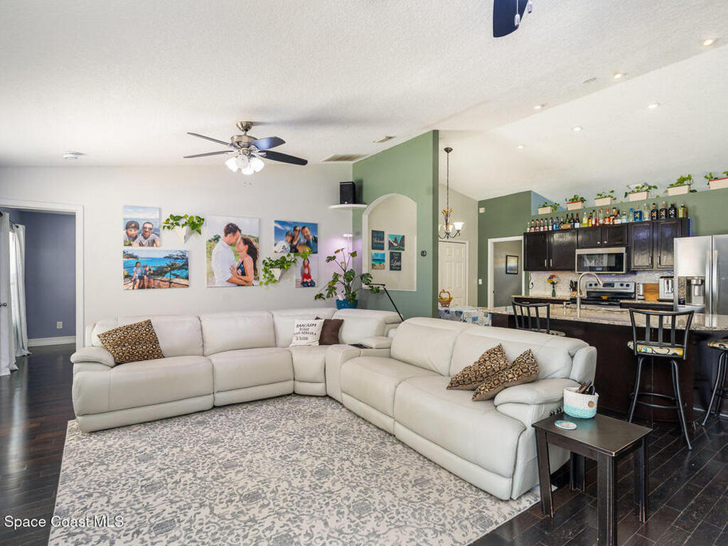 713 Del Mar Circle, Melbourne, FL 32904