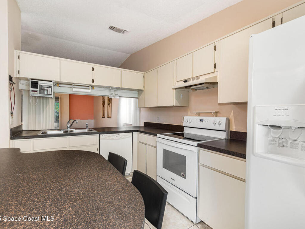 694 Golden Sunshine Circle, Orlando, FL 32807