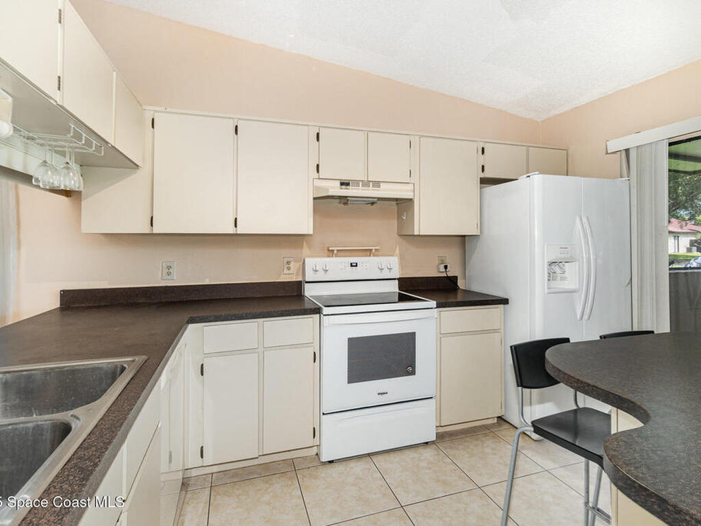 694 Golden Sunshine Circle, Orlando, FL 32807