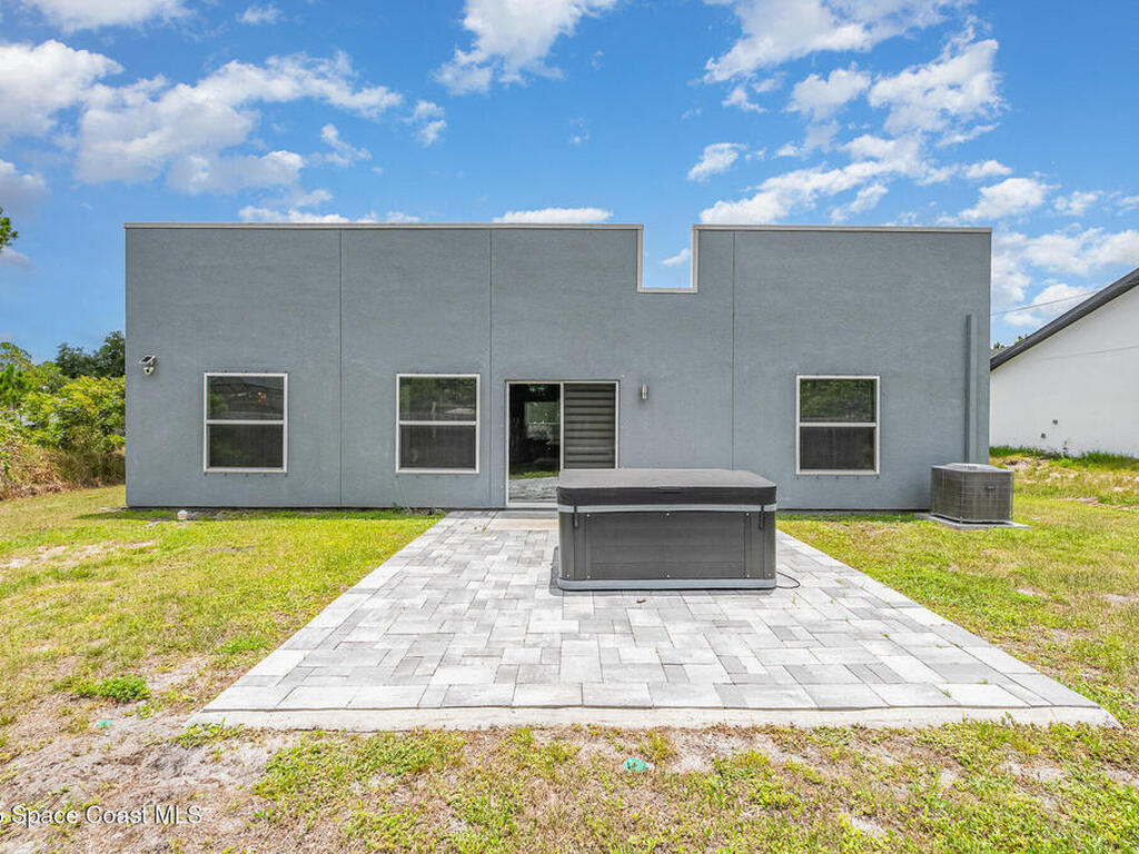 728 Daysland Avenue, Palm Bay, FL 32908