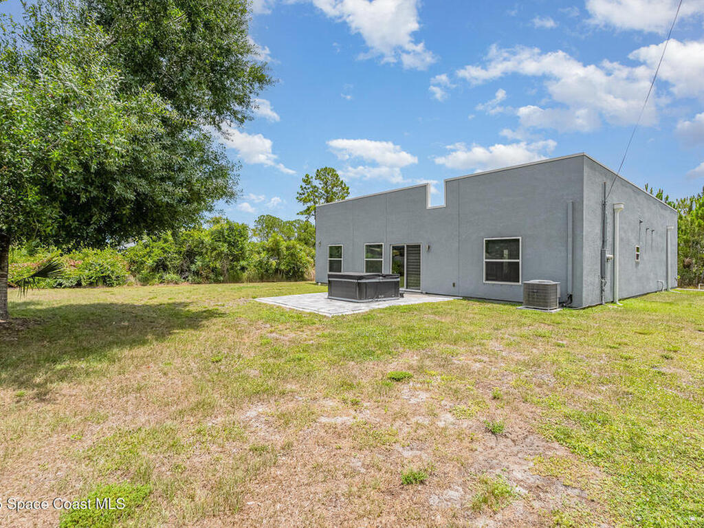 728 Daysland Avenue, Palm Bay, FL 32908