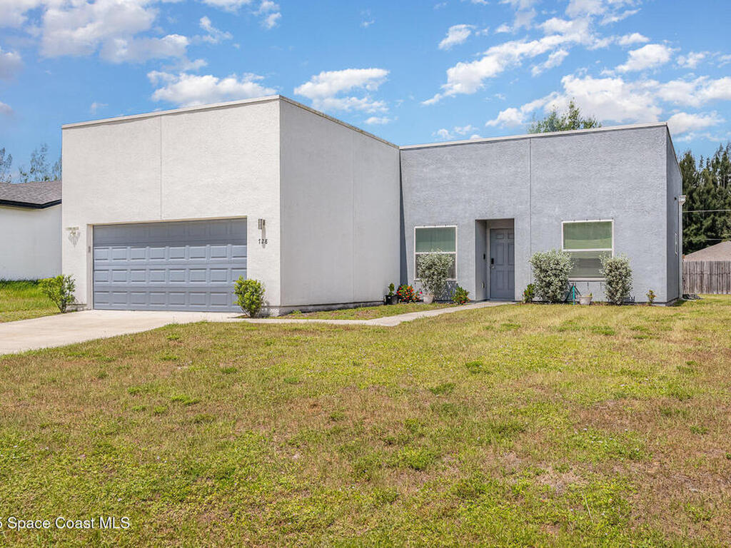 728 Daysland Avenue, Palm Bay, FL 32908