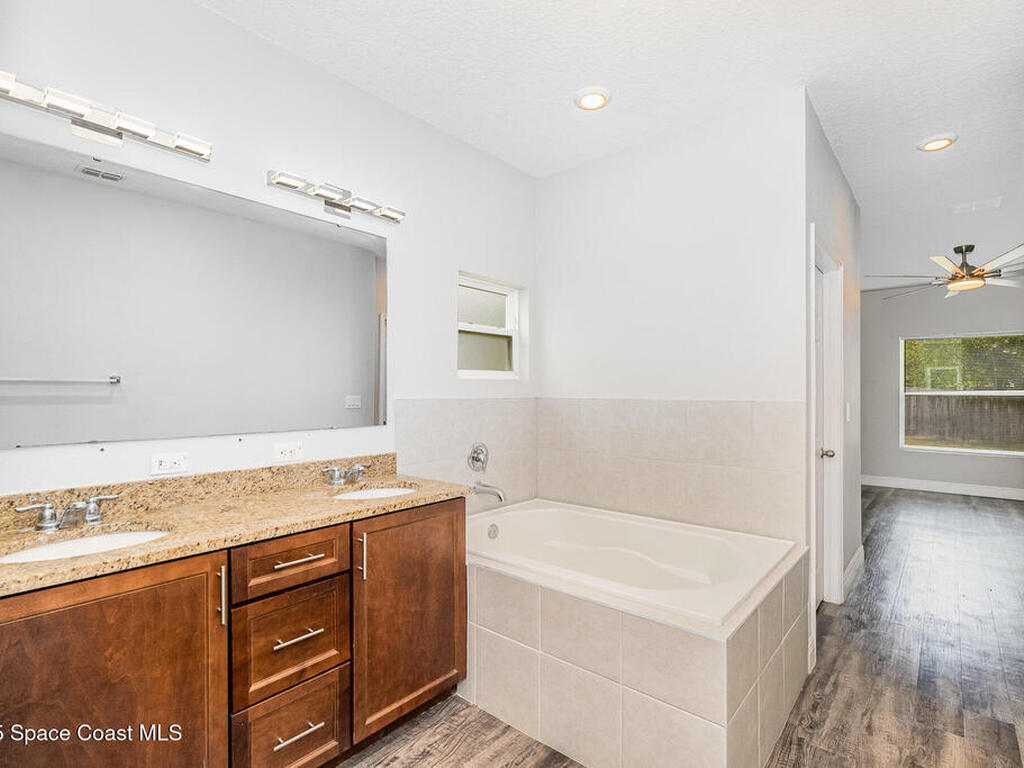 728 Daysland Avenue, Palm Bay, FL 32908