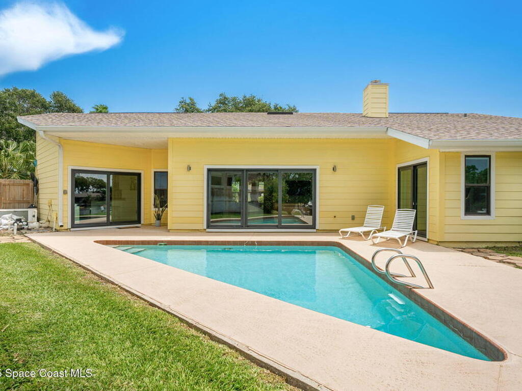 33 Yawl Drive, Cocoa Beach, FL 32931