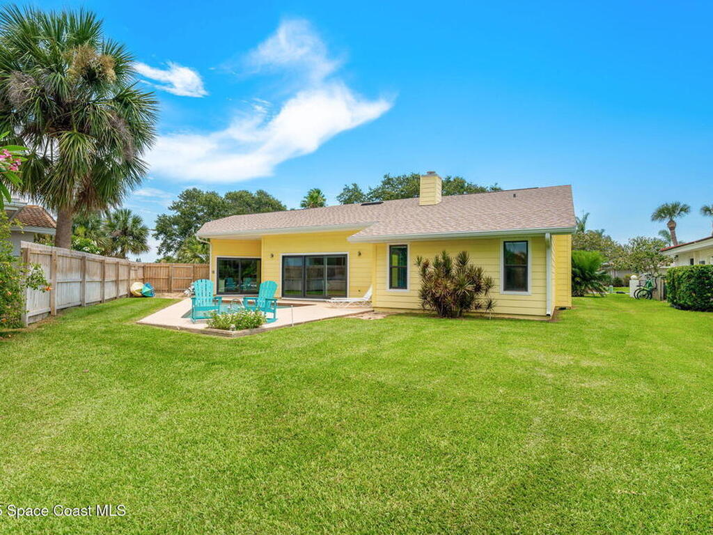 33 Yawl Drive, Cocoa Beach, FL 32931