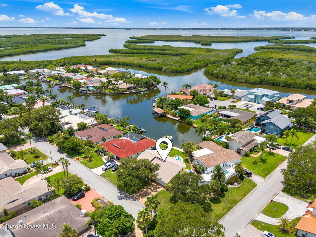 33 Yawl Drive, Cocoa Beach, FL 32931