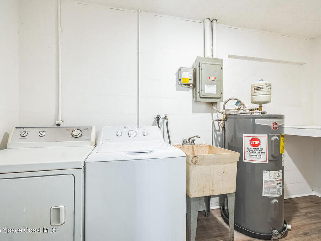 1811 Queen Palm Drive, Edgewater, FL 32132