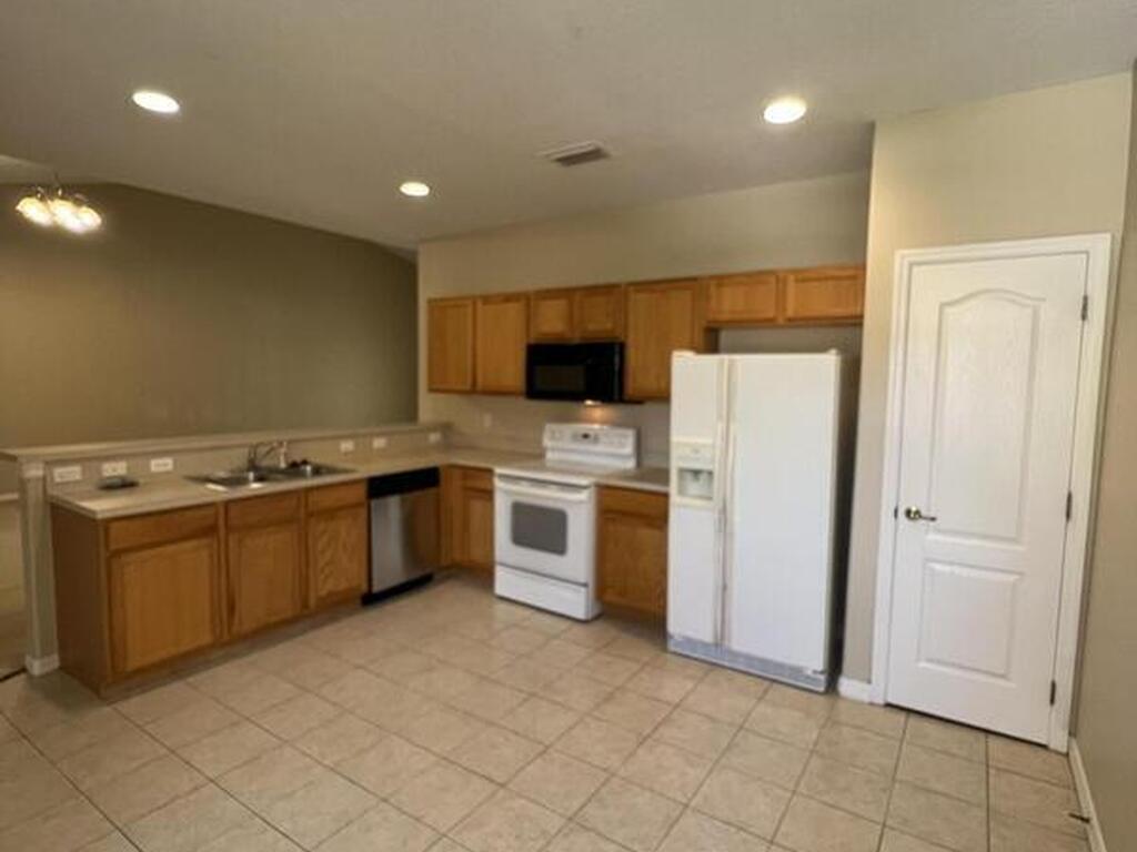 1040 Venetian Drive, Melbourne, FL 32904