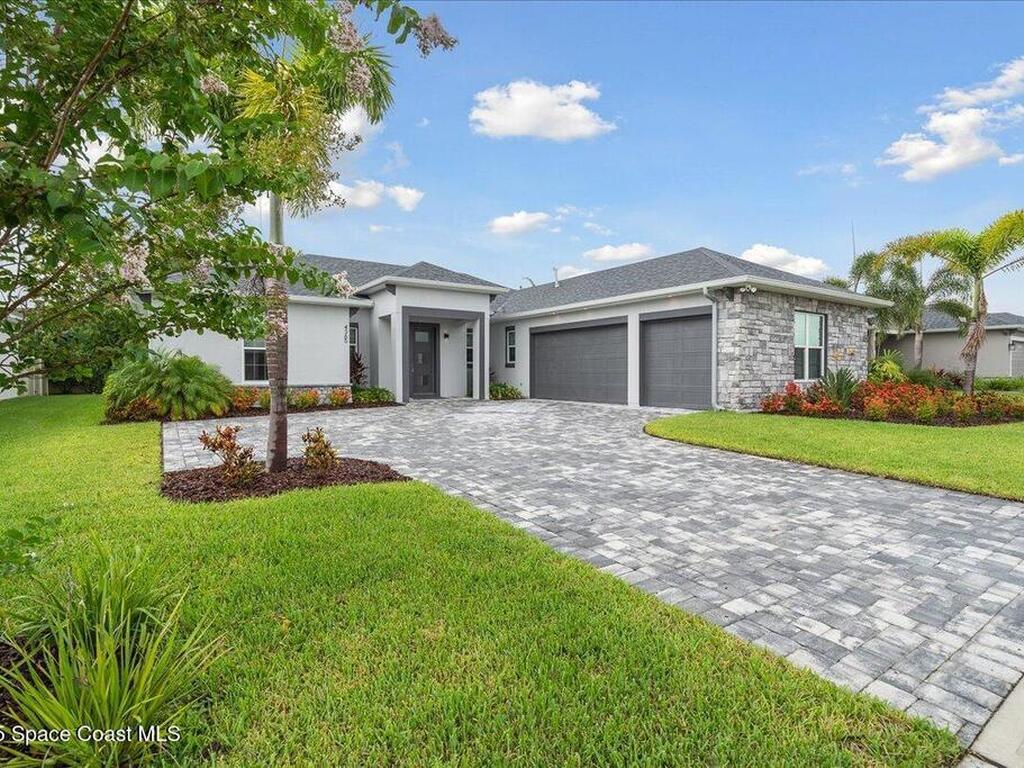 4365 Negal Circle, Melbourne, FL 32901