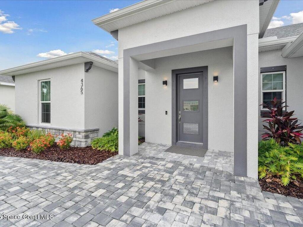 4365 Negal Circle, Melbourne, FL 32901