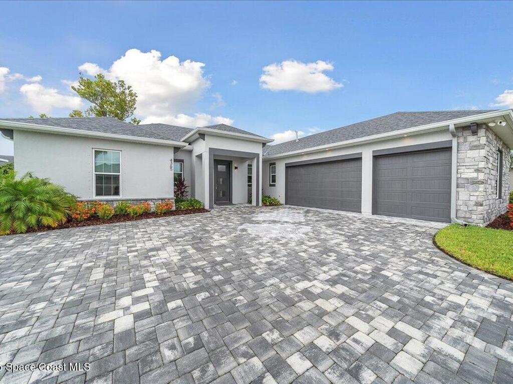 4365 Negal Circle, Melbourne, FL 32901