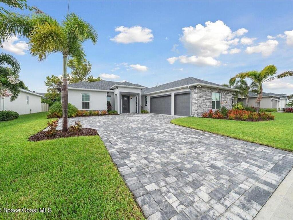4365 Negal Circle, Melbourne, FL 32901