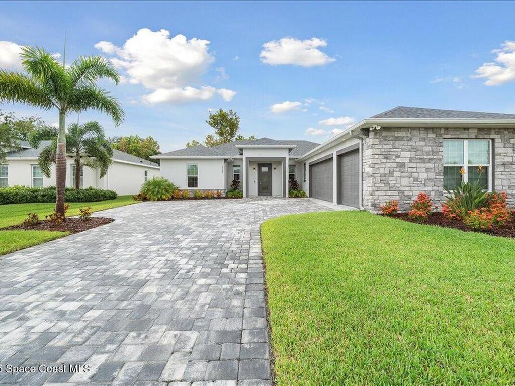 4365 Negal Circle, Melbourne, FL 32901