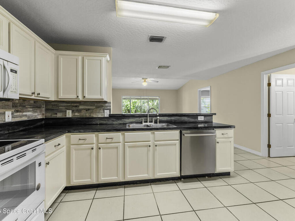 36 Sunset Street, Satellite Beach, FL 32937