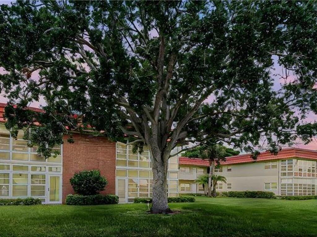 57 Woodland Drive, Vero Beach, FL 32962