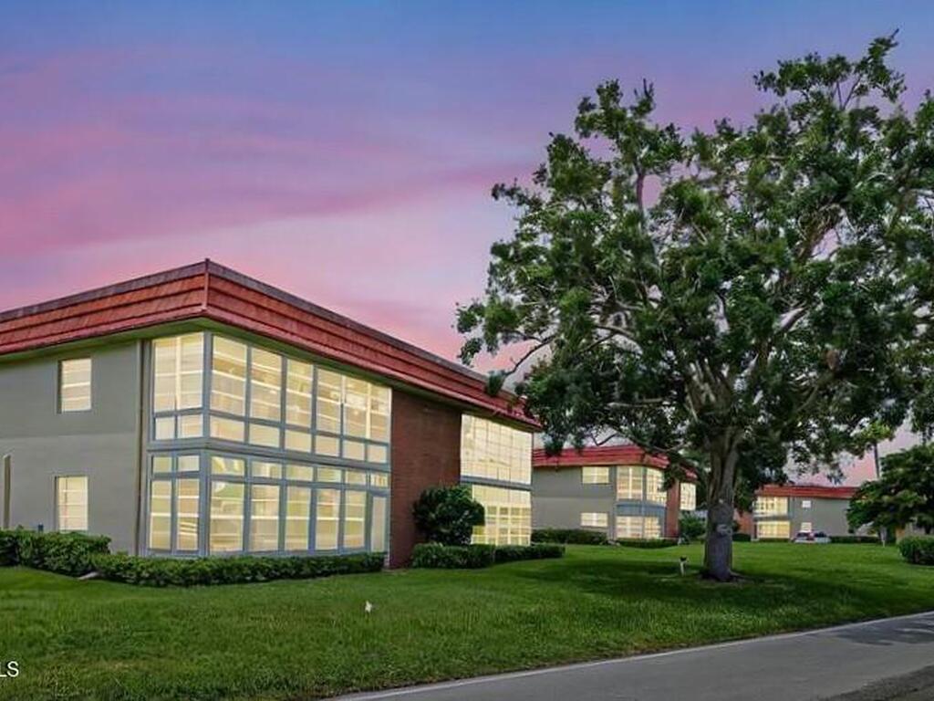 57 Woodland Drive, Vero Beach, FL 32962