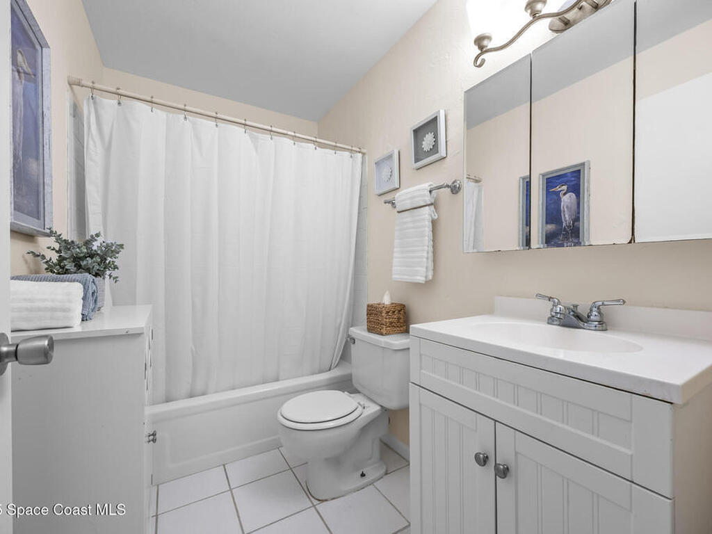 2334 Golf Lake Circle, Melbourne, FL 32935