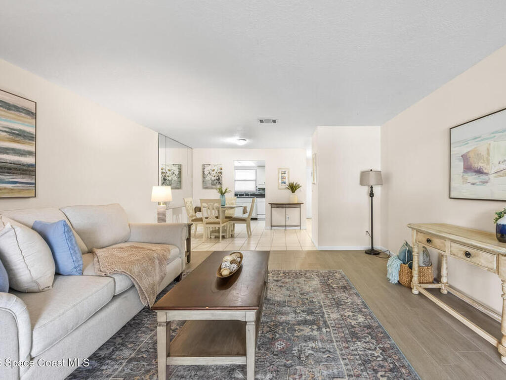 2334 Golf Lake Circle, Melbourne, FL 32935