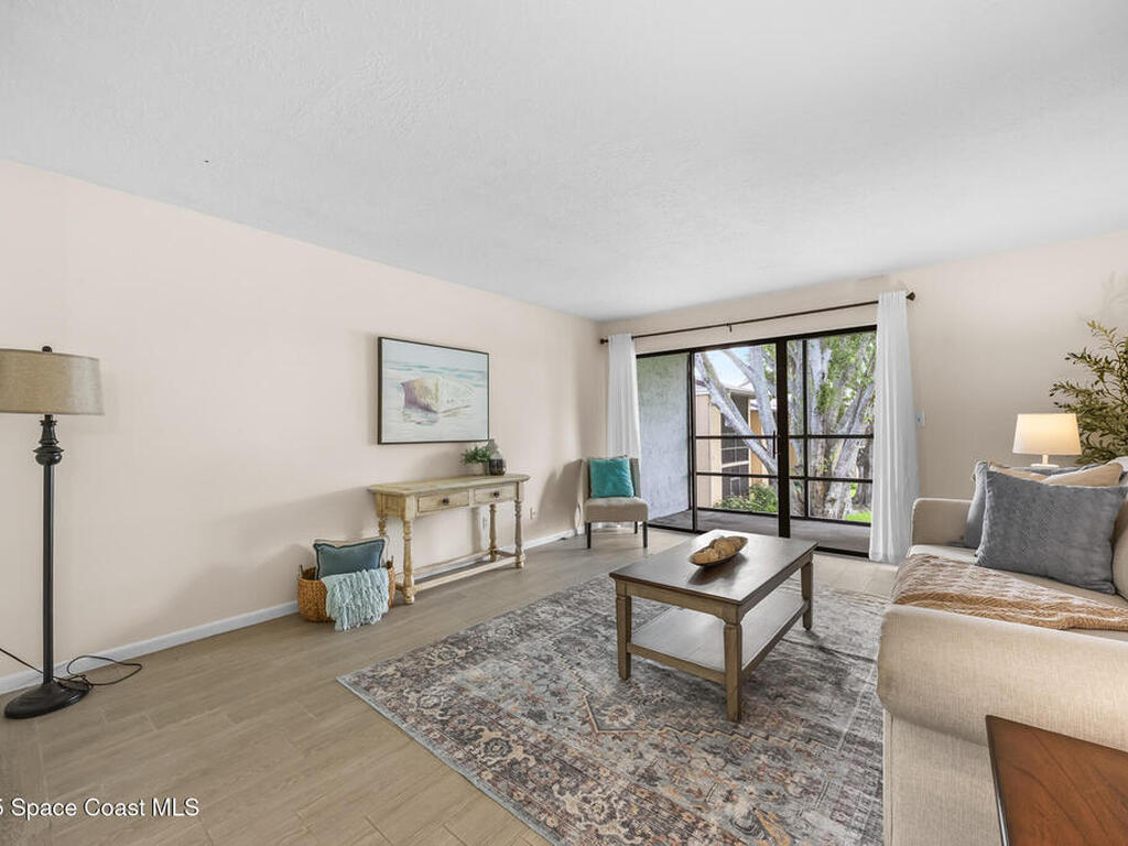 2334 Golf Lake Circle, Melbourne, FL 32935