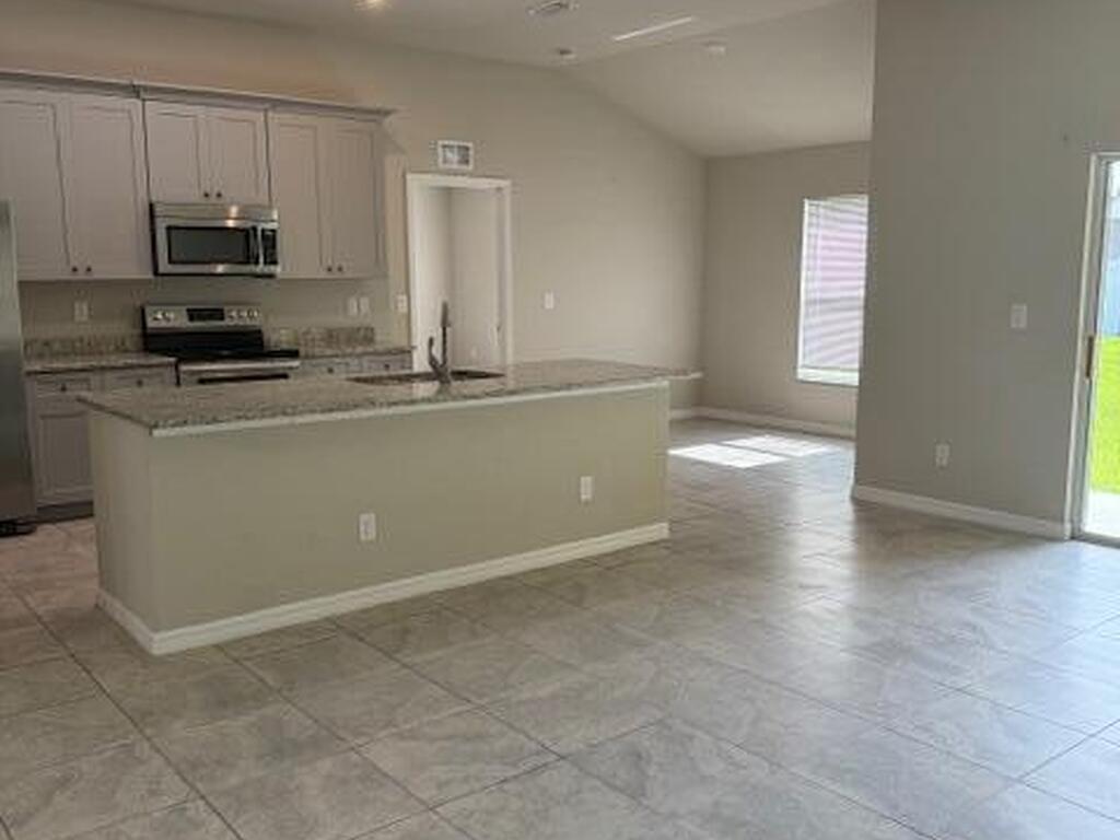 515 Holmes Avenue, Palm Bay, FL 32907