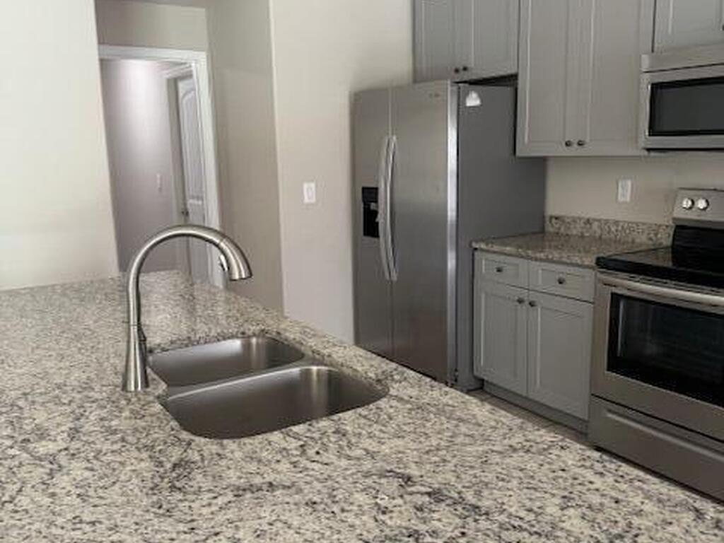 515 Holmes Avenue, Palm Bay, FL 32907