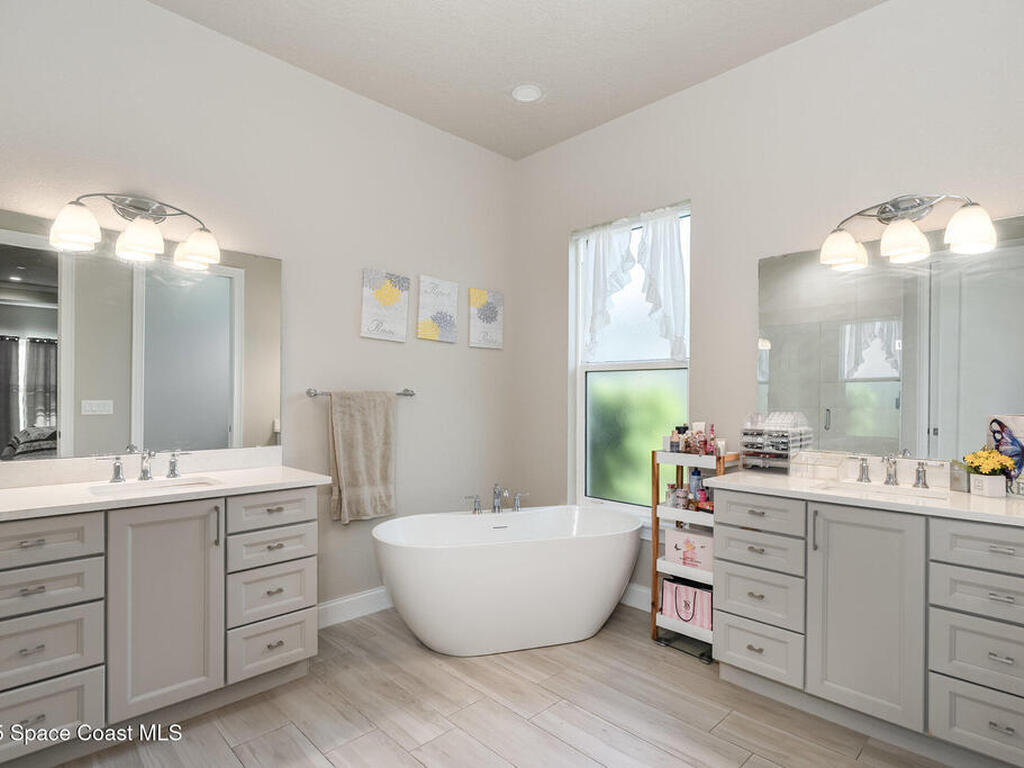 4065 Negal Circle, Melbourne, FL 32901