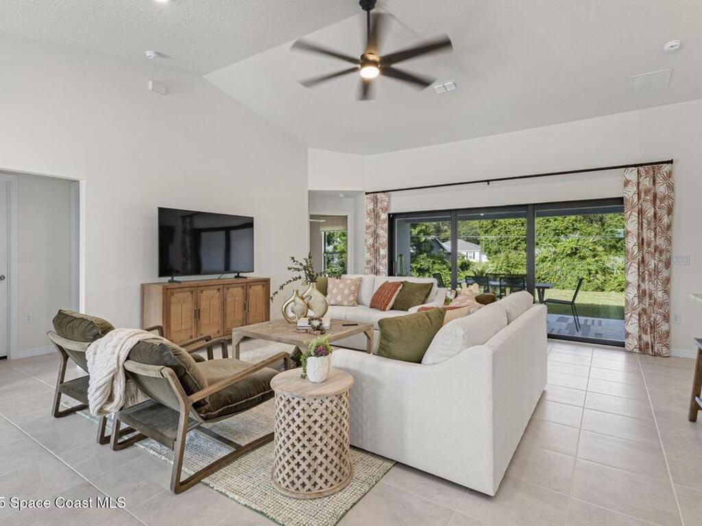 866 Schomer Avenue, Palm Bay, FL 32908