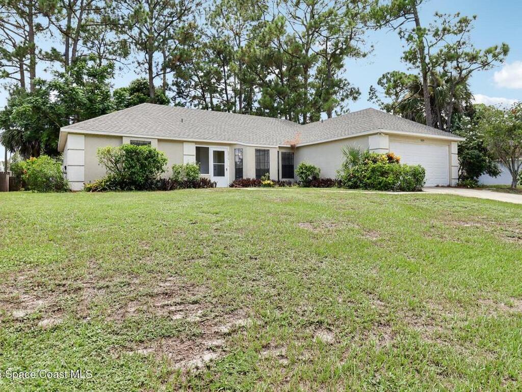 5215 Holden Road, Cocoa, FL 32927