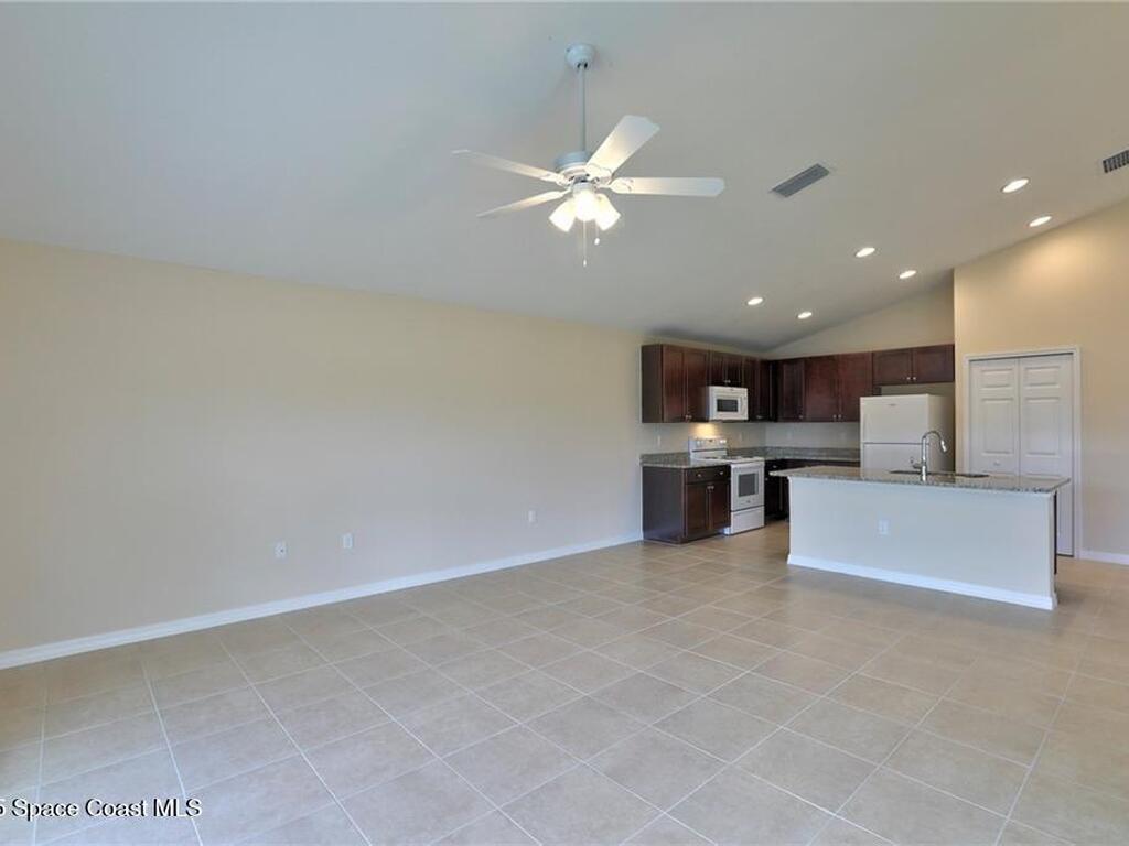 8415 99th Court, Vero Beach, FL 32967