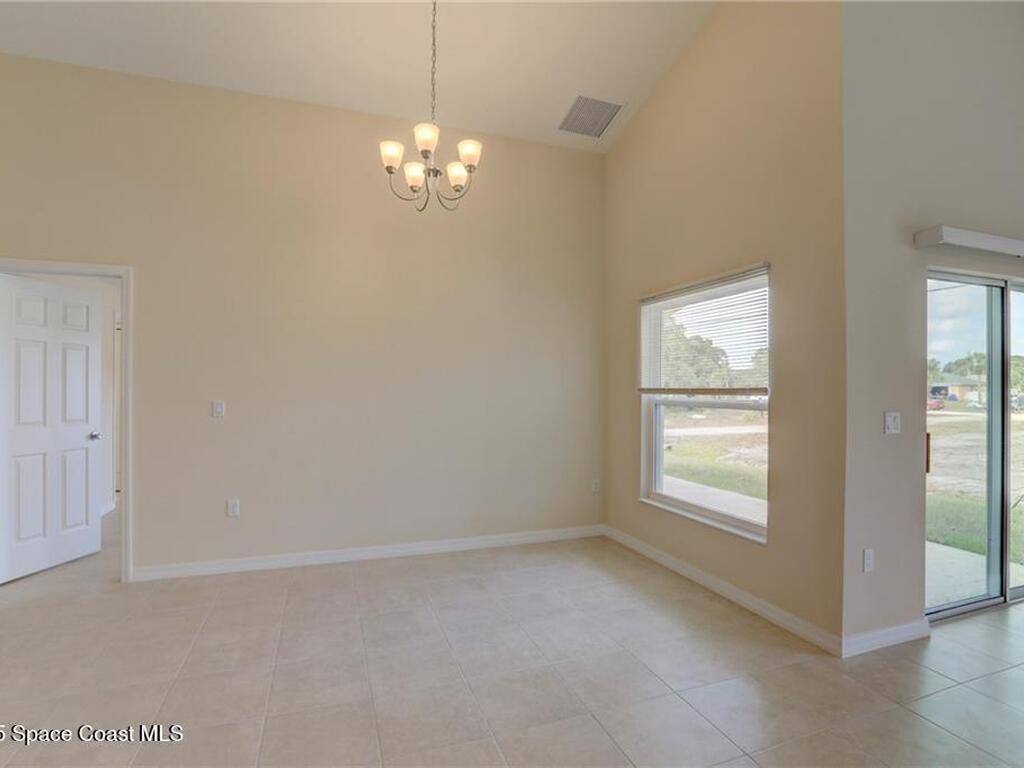 8415 99th Court, Vero Beach, FL 32967